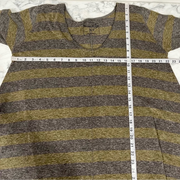 We the Free striped oversized tunic shirt army green gray raw hem size small - Picture 6 of 9